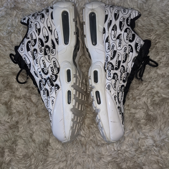 Sold!! Nike Air Max 95 Logo Sneaker - Picture 5 of 8